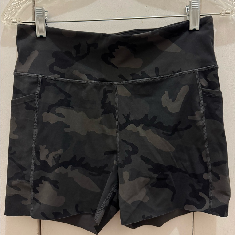 ZYIA Active Forest Camo Luxe Pocket Hustle Shorts